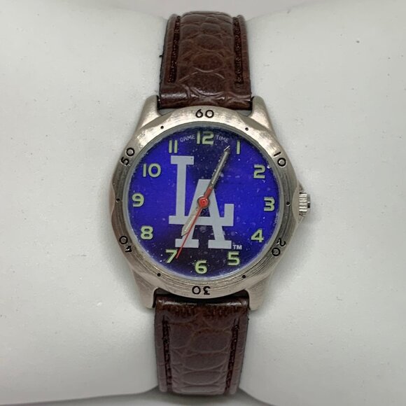 Vintage Los Angeles women’s game time quartz analog watch 28mm silver tone case - Picture 1 of 6